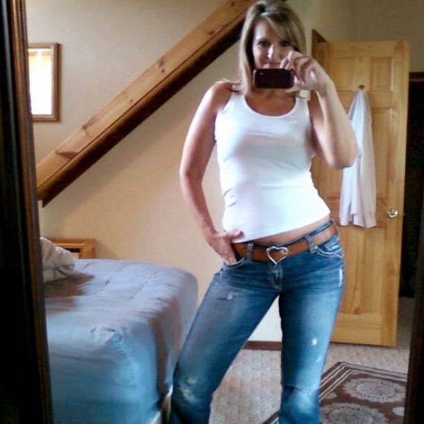 femme cougar en video La Thieuloye